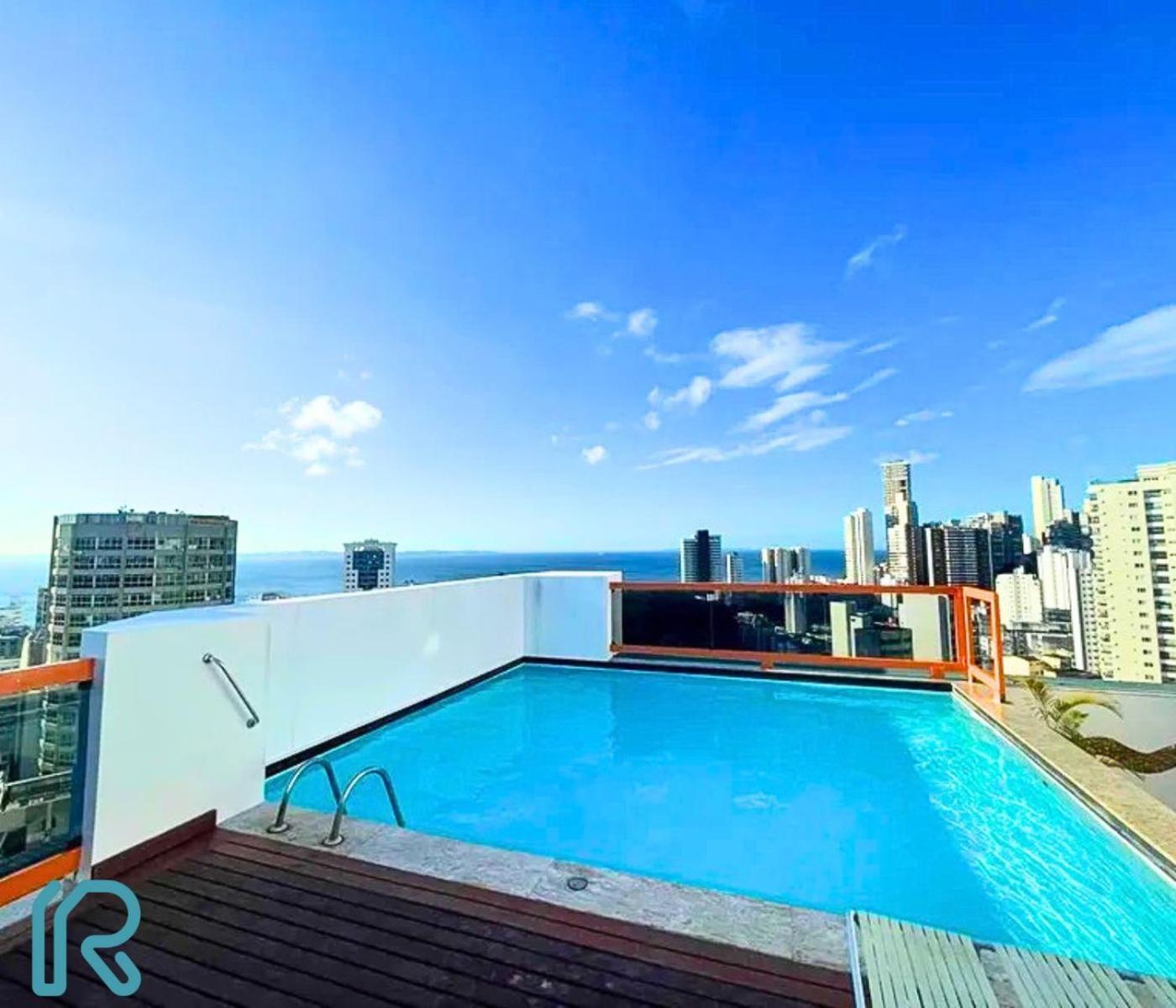 Lindo Vista Mar Completo Com Piscina No Rooftop Do Edf, Proximo Ao Porto Da Barra Salvador